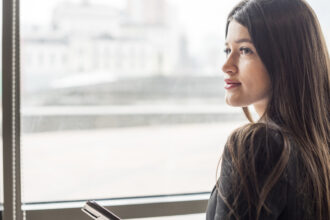 Timidité ou anxiété sociale : comment faire la différence et reprendre confiance ?